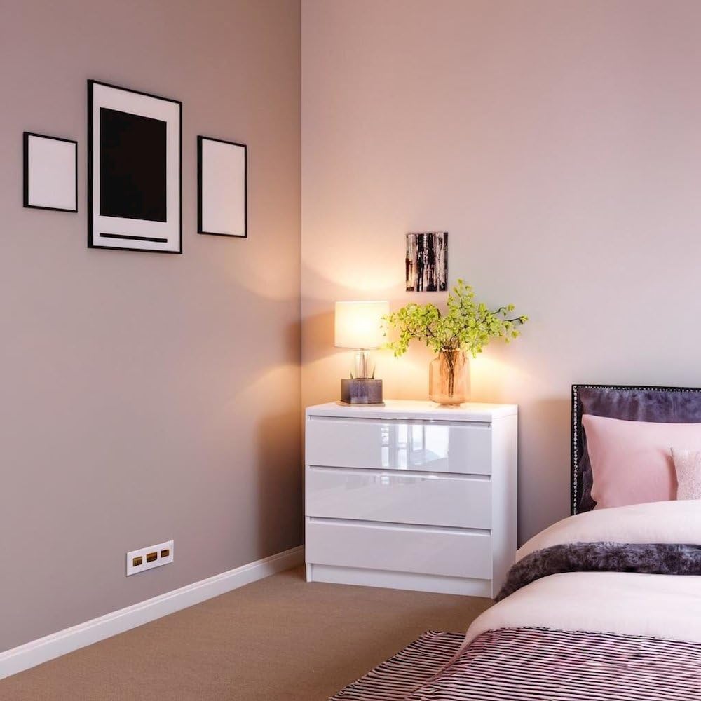 White 3 Drawer Dresser T27139