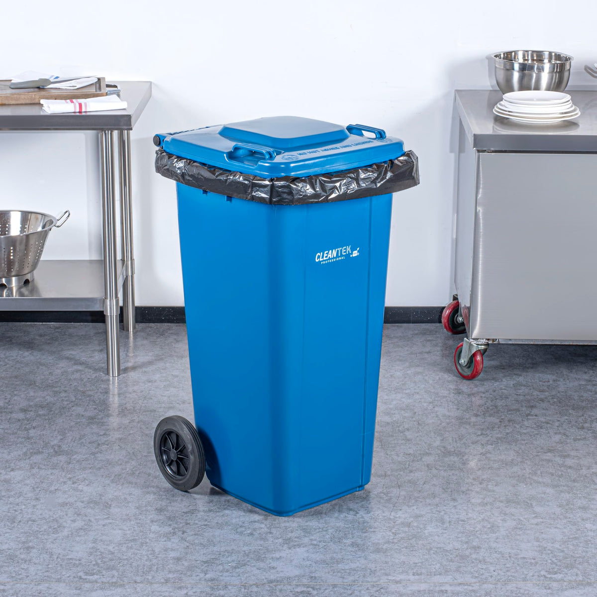 32 gal Blue Plastic Wheeled Trash Can G998