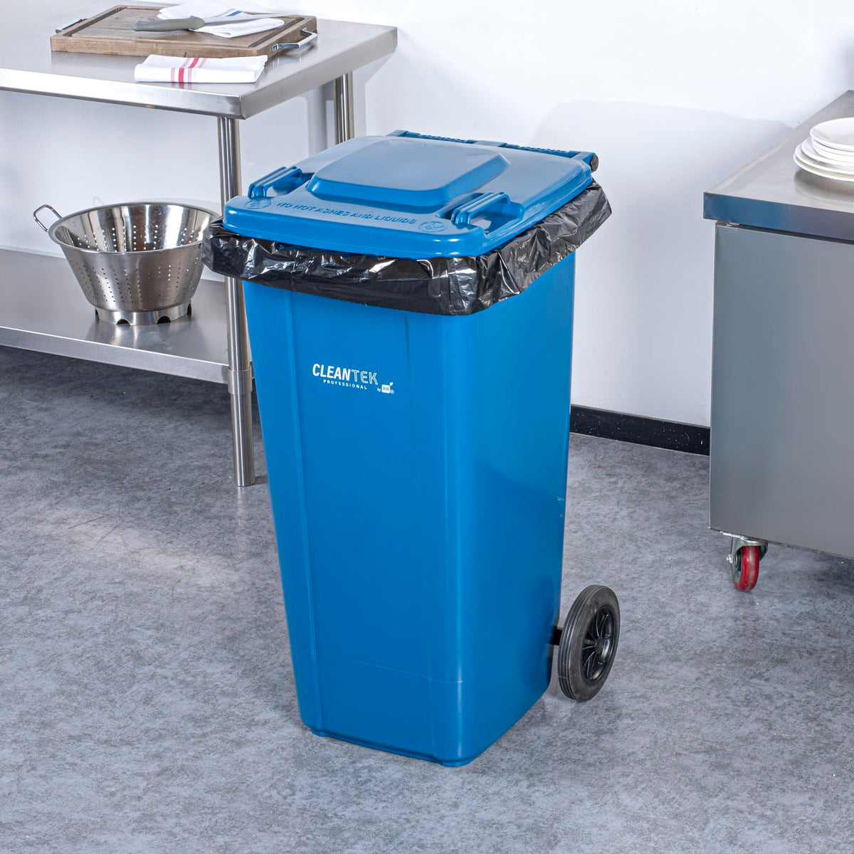 32 gal Blue Plastic Wheeled Trash Can G998